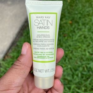 Sattin hands Shea cream (small)